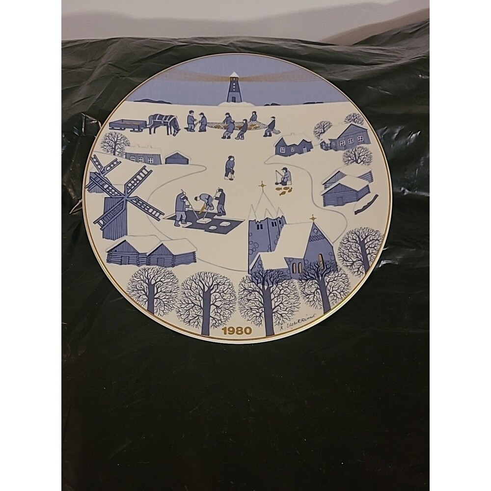Arabia Finland 1980 Christmas Plate by Raija Uosikkinen 9"